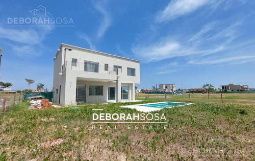 Casa En Venta Puertos Del Lago-escobar-5 Ambientes-maschwitz-escobar