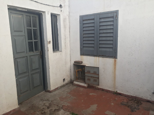 Imagen 4 de 7 de Venta Ph A Refaccionar / Dos Dormitorios / 124 Entre 64 Y 65