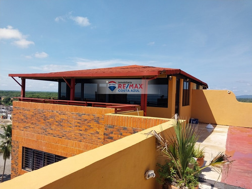 En Venta Amplio Y Comodo Apratamento De 94 Metros Cuadrados En El Conjunto Residencial Cayo Sombrero Ii, Con La Mejor Ubicación A Escasos Metros Del Hotel Baywacht En Tucacas