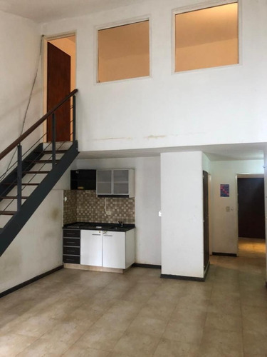 Al Frente En Duplex Apto Profesional