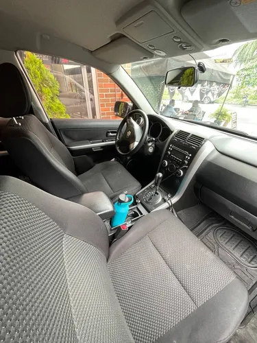 Suzuki Grand Vitara 2.4 4x2