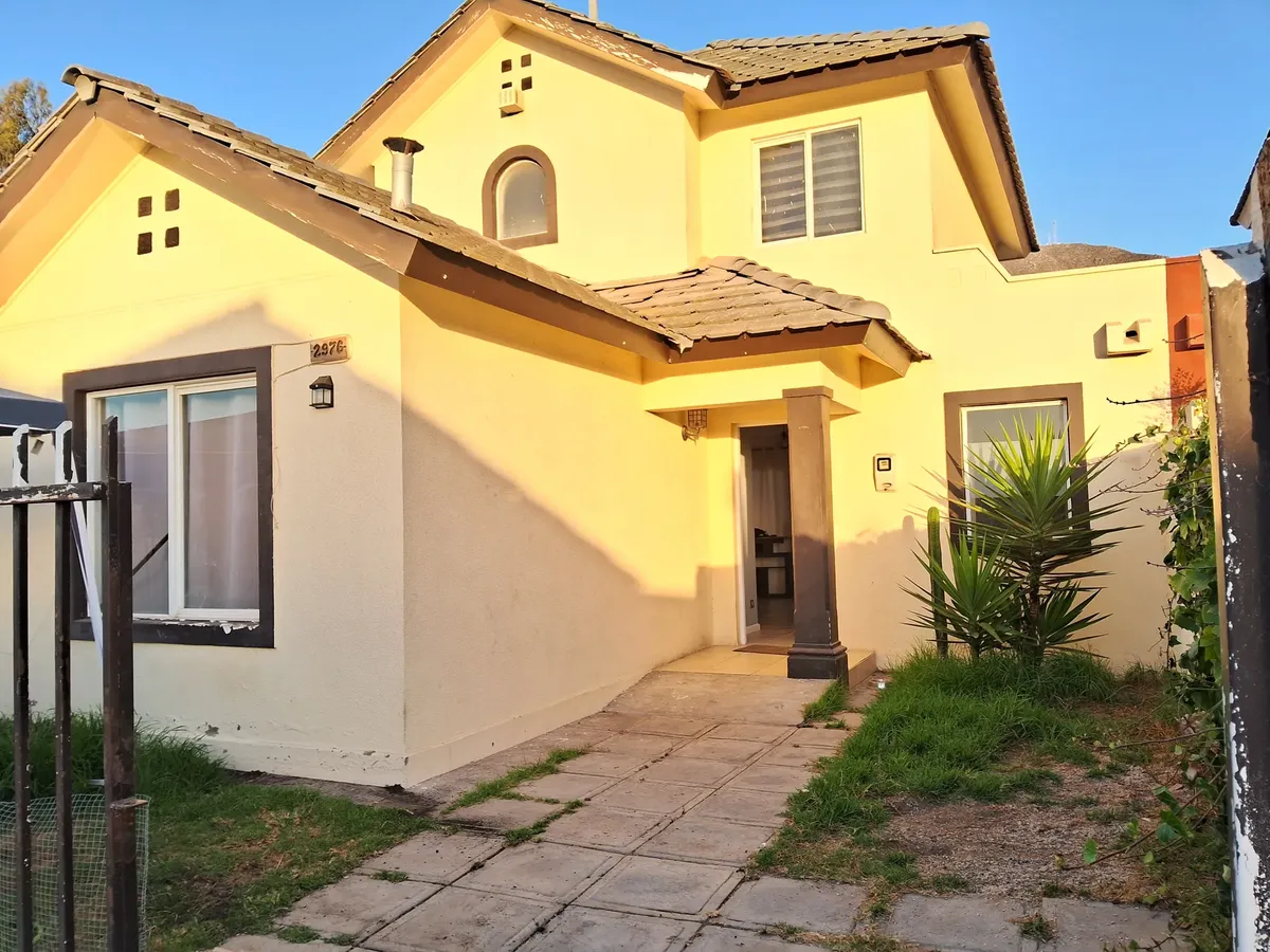 Imagen 1 de 13 de Amplia Y Acogedora Casa En Arriendo Año Corrido