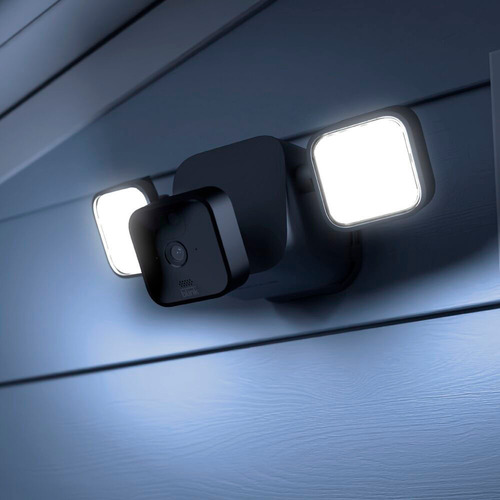 Soporte para cámaras Blink Outdoor de 3er Gen con luz led, Wifi Y Sensor Movimiento Color Negro