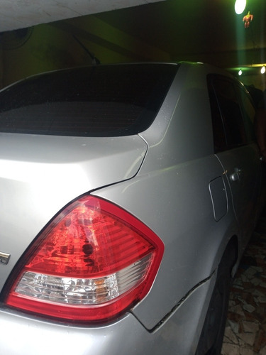 Nissan Tiida Sedan 2011 1.8 Flex 4p