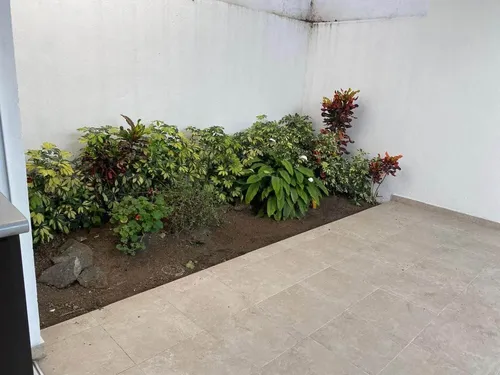 Moderna Casa En Fraccionamiento Vigilancia A Minutos Del Centro De Jiutepec