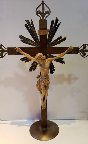 Cruz Crucifijo De Pie Tradicional Antiguo Madera Tallado (Usado)