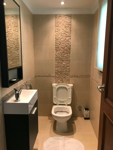 Casa, 4 Dormitorios Y Piscina