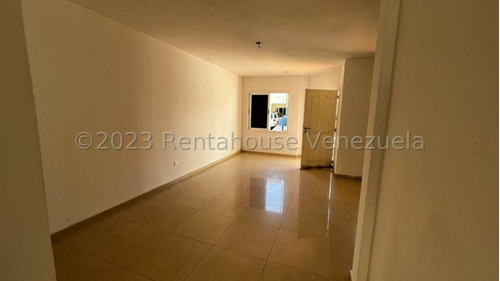 Milagros Inmuebles Casa Venta Cabudare Lara Av Ribereña Villa Paris Economica Residencial Economico Oportunidad Pecio Inmobiliaria Rentahouse N° 24-6926