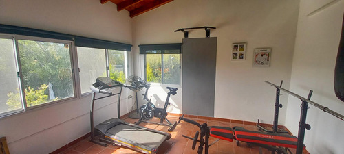 Venta Casa 5 Amb, Pileta, Galeria - Barrio Manzanares Chico Apto Crédito