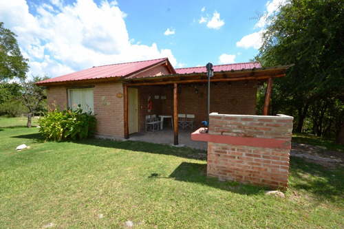 Dos Cabañas En Nono