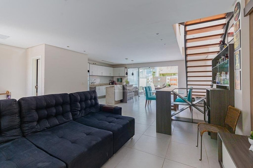Casa Em Hípica Com 3 Dormitórios - Lu430381