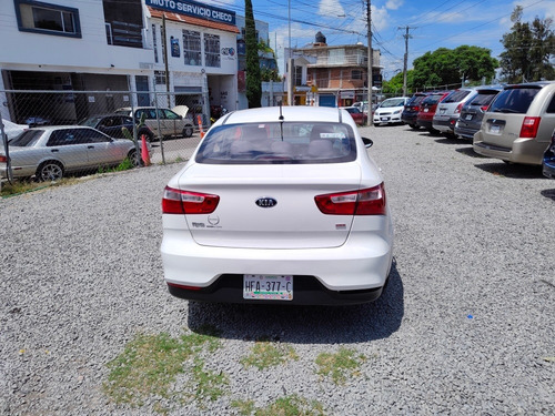 Imagen 9 de 12 de Kia Rio 2017 1.6 Lx Sedan Mt