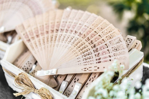Imagen 3 de 9 de Abanico Madera Sándalo Estilo Español Casamiento Souvenir