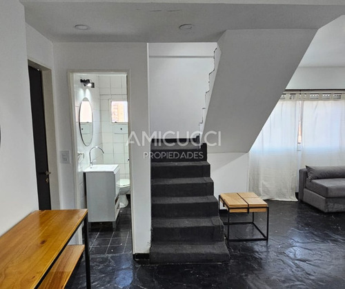 Departamento 4 Ambientes Tipo Duplex. Apto Credito!! Frente Plaza San Martin Centro. Con Cochera Cubierta