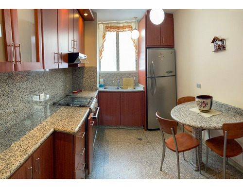 Piedra Azul. Venta Casa 189m2 3h+s/2.5b/1p. 2341