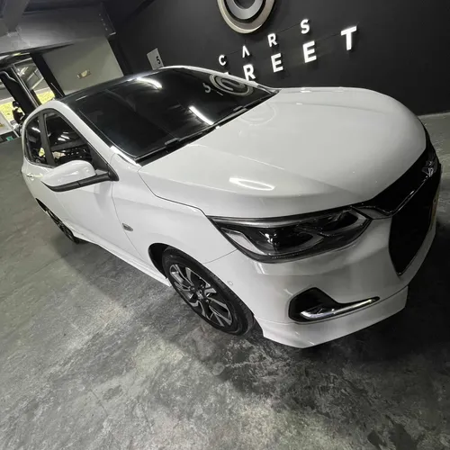 Chevrolet Onix 1.0T Premier Hatch At
