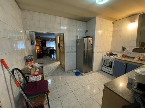 Av. Juan Bautista Alberdi 5800, Caba / Gran Ph En Block Con 2 Deptos Y 1 Local /355m2 / U$s 330.000