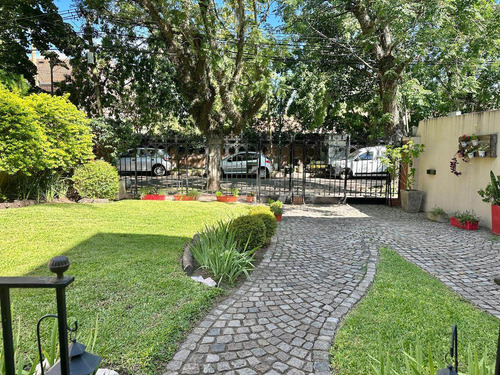 Imagen 2 de 30 de Sensacional Casa Hecha A Nuevo En El Exclusivo Sector De Av. Libertador Al Rio, En Martinez.