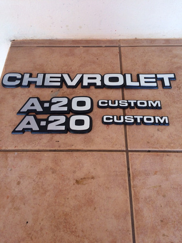 Imagem 1 de 1 de Kit Emblema A-20 A20 Custom Chevrolet