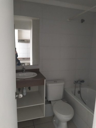 Arriendo Estudio Central ¡a Solo Pasos Del Metro Santa Ana!