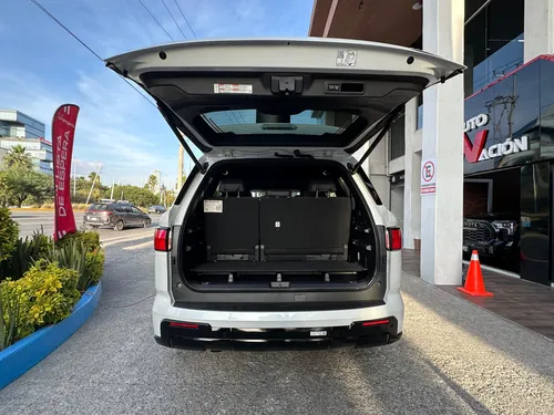 Toyota Sequoia PLATINUM BLANCA 2025