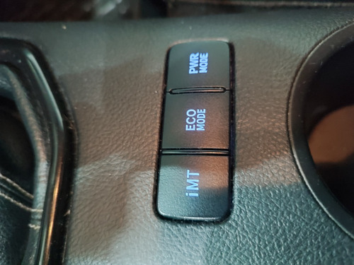 Imagen 23 de 24 de Toyota Hilux Srx 2,8 Tdi 4x2 Mt