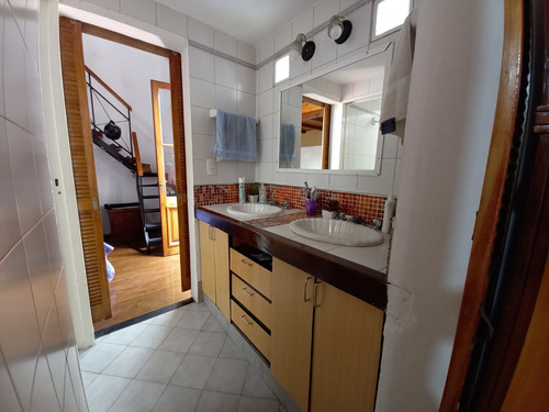 Ph En Venta Multifamiliar 4 Amb Mas 2 Departamentos En San Cristóbal. Apto Profesional.