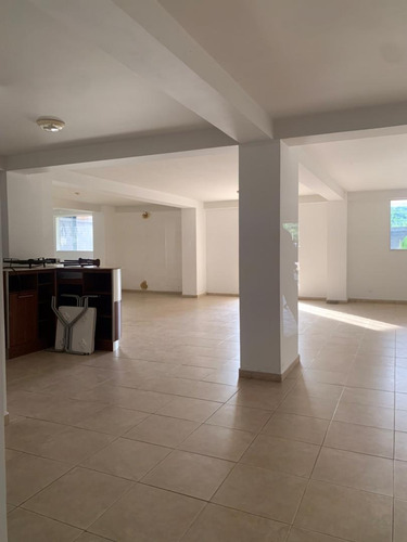 Apartamento En Res Magnolia Plaza Cod. India-1798