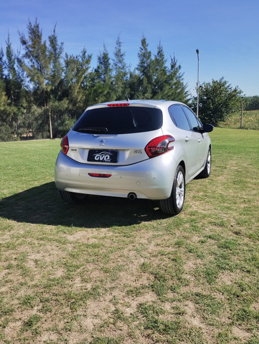 Peugeot 208 1.6 Urban Tech