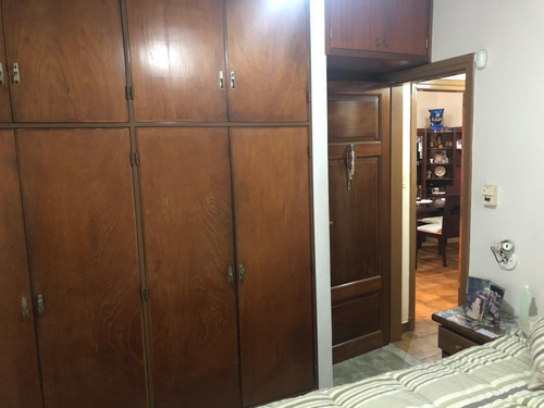 Imagen 11 de 23 de Chalet 4 Ambientes Con Dependencia De Servicio .