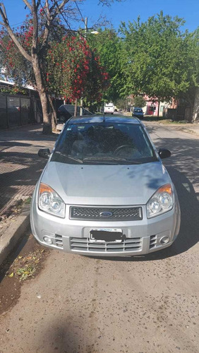 Imagen 2 de 6 de Ford Fiesta Max 2006 1.6 Max Amb Plus