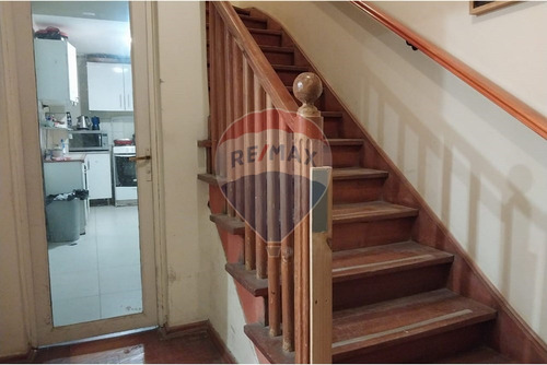 Casa En Venta Ñuñoa 4d+2b+est+bod, Barrio Italia