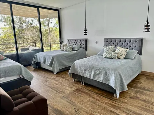 Venta De Espectacular Casa Amoblada En Guatape Con Salida Al Embalse