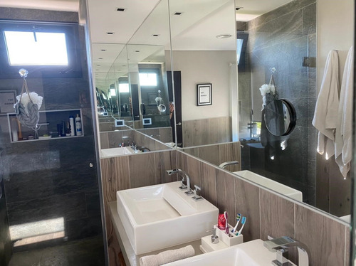 Casa En Venta Ubicado En El Yacht, Nordelta, G.b.a. Zona Norte