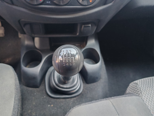 Nissan NP300 2.4 Doble Cabina Se Aa Pack Seg Mt