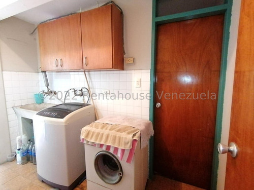 Dennymar, Vende Al Este De La Ciudad, Acogedora Casa Distribuida Armónicamente En 6hab, 4 Baños, Sala Comedor, Cocina, Ideal Para Acondicionar Y Personalizar A Gusto Propio, Contáctame Be557e