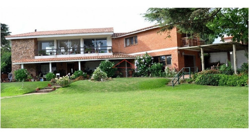 Casa En Mansa, 6 Dormitorios - Ref: 3896
