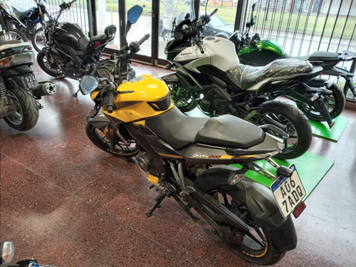 Bajaj Rouser Ns 200 Naked Street Urbana Mod 2018