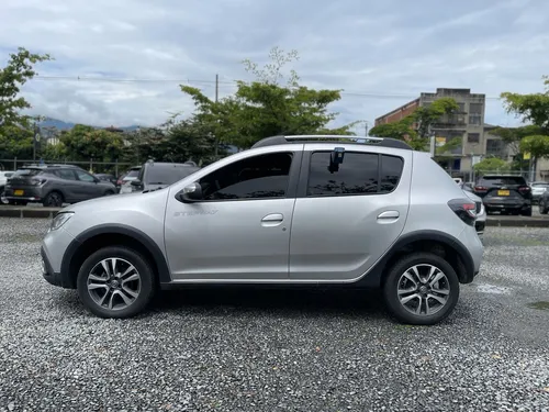 Renault Stepway 1.6 Intense Automática