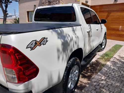 Toyota Hilux 2.8 Cd Srv 177cv 4x4