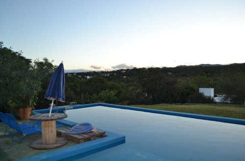 Imagen 11 de 18 de Vendo Casa 4 Hojas . 1600 Mts Superficie Y 200 Cubiertos. Muy Buen Precio