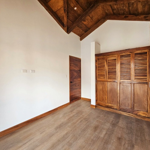 Imagen 6 de 18 de Casa En Venta En Club Residencial Exclusivo, Espectaculares Vistas Hacia Los Volcanes En #ciudadvieja A 15m De Antigua