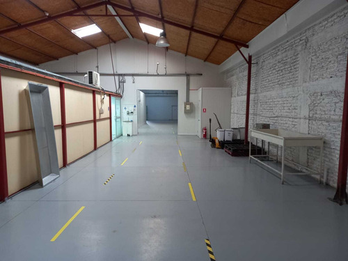 Vendo Propiedad Industrial (84483)