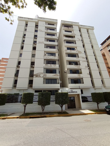 Ana Maria Arteaga Vende Apartamento Semi-amoblado En Prebo, Conjunto Residencial Alejandría