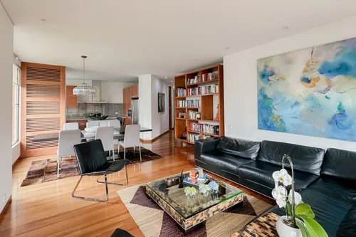 Apartamento En Arriendo En Los Rosales. Cod A7248