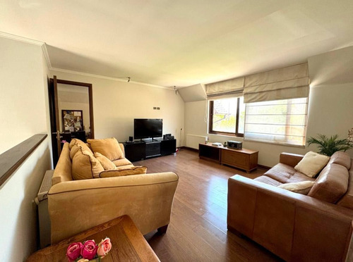 Maravillosa Casa Inglesa En Condominio Con Lindo Jardín