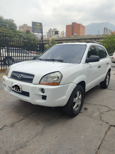 Hyundai  Tucson 2.0