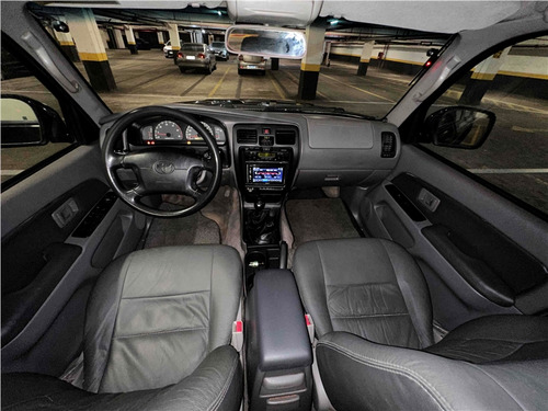 Toyota Hilux SW4 3.0 4X4 8V TURBO DIESEL 4P MANUAL