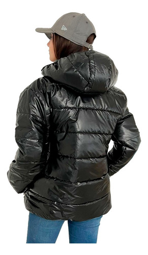 Imagen 4 de 9 de Campera Metalizada Mujer