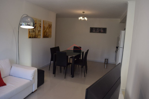 A Pasos De Playa Brava Con Servicios- Ref: 2865